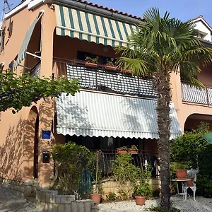 https://apartments-maris-porec.in-istria.net